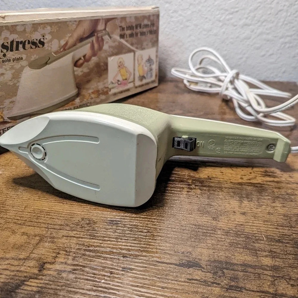 Vintage Osrow Steamstress Steam Iron-Dead stock-1973-Original Box & Papers-Retro - Picture 7 of 12